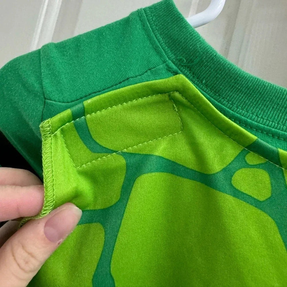 Teenage Mutant Ninja Turtles Michelangelo “Mikey” T-shirt with cape and mask - Picture 10 of 10